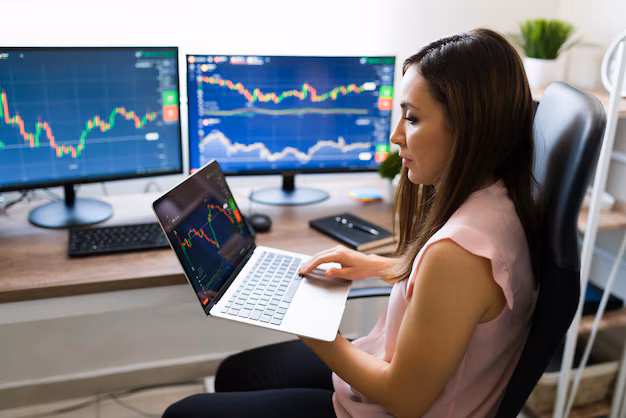 Trader profesional Indonesia menggunakan platform OctaFX